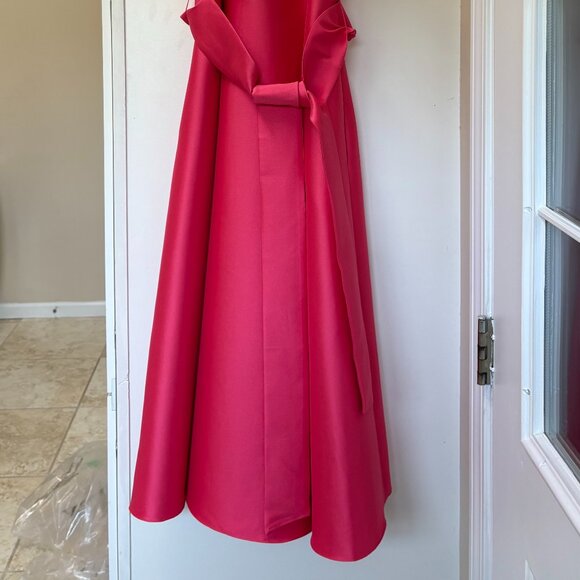 Bagdley Mischka, Belted Full Skirt Midi dress, Size 10, Coral color - Picture 2 of 4